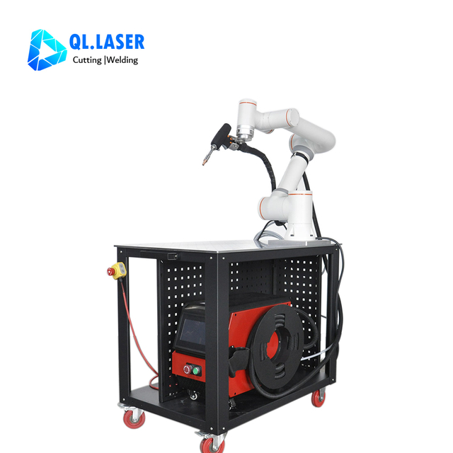 Collaborative Welding Robot with Welding Source
